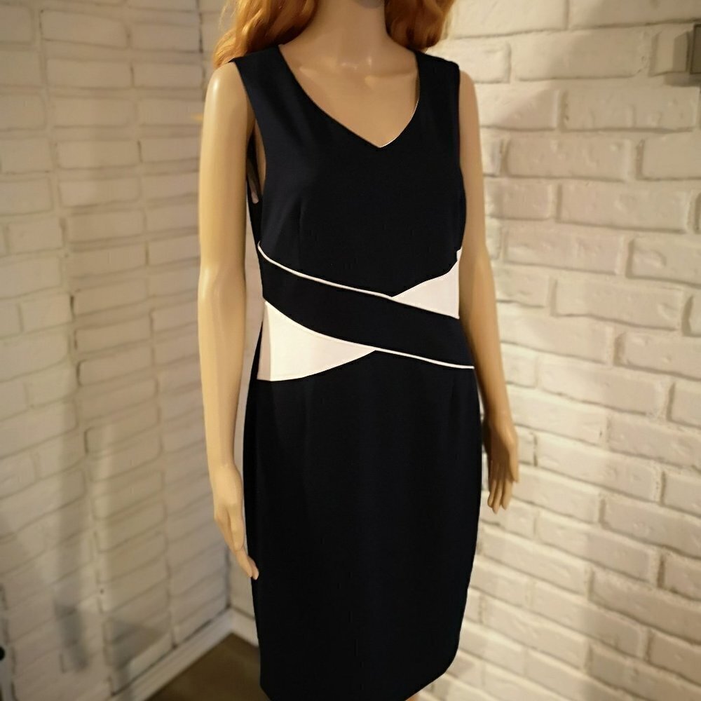 Cleo Ladies Size 6 Sleeveless Navy & White Lined Fitted Back Zipper Dress